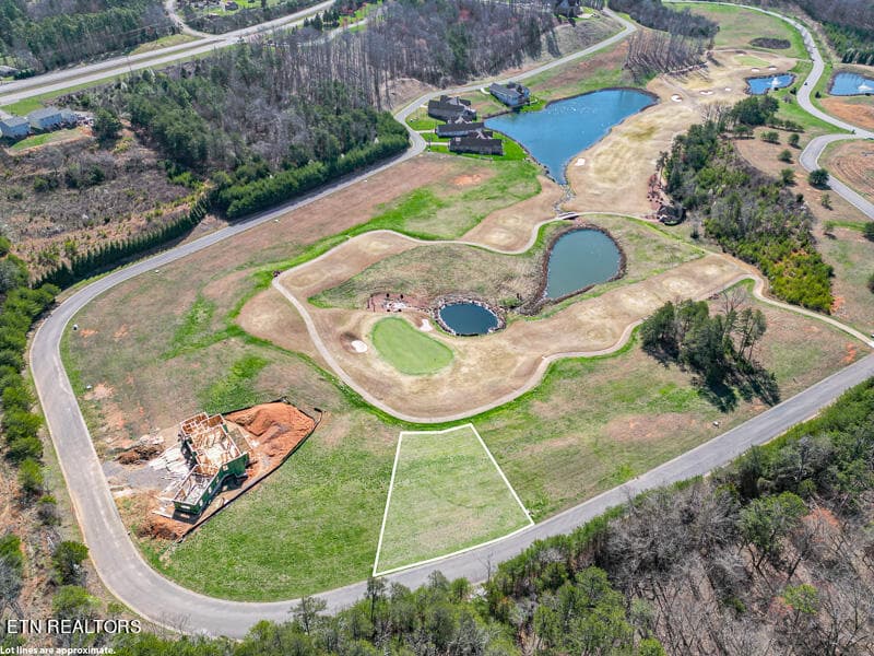 883 Navigator Drive, Lenoir City, TN 37772