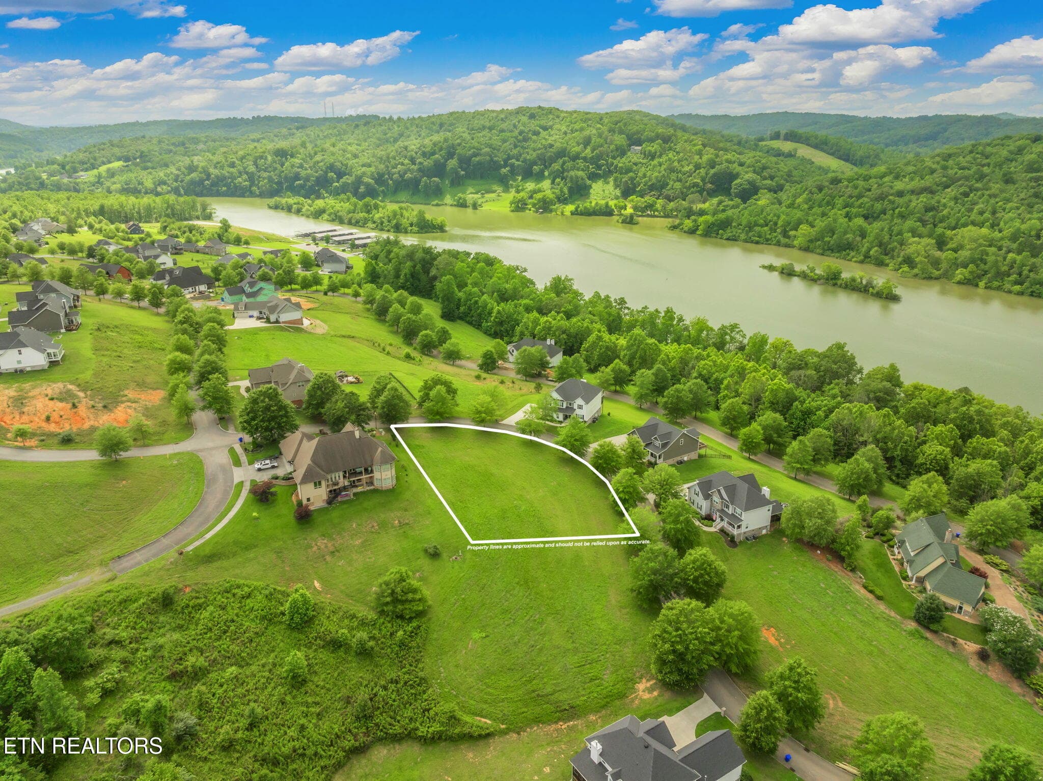 134 Pineberry East Rd, Oak Ridge, TN 37830