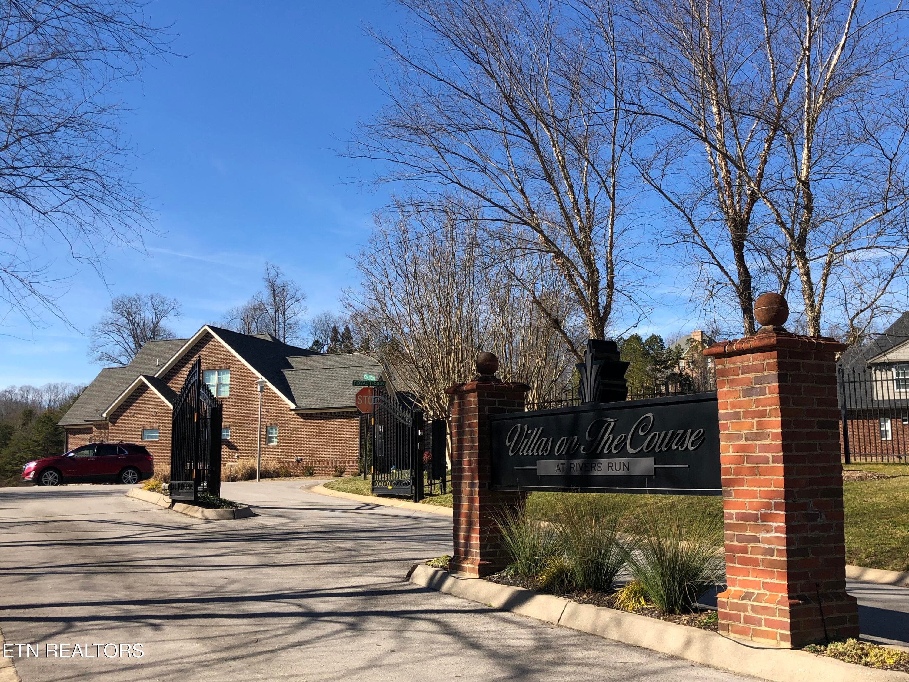 11 Royal Troon Circle, Oak Ridge, TN 37830