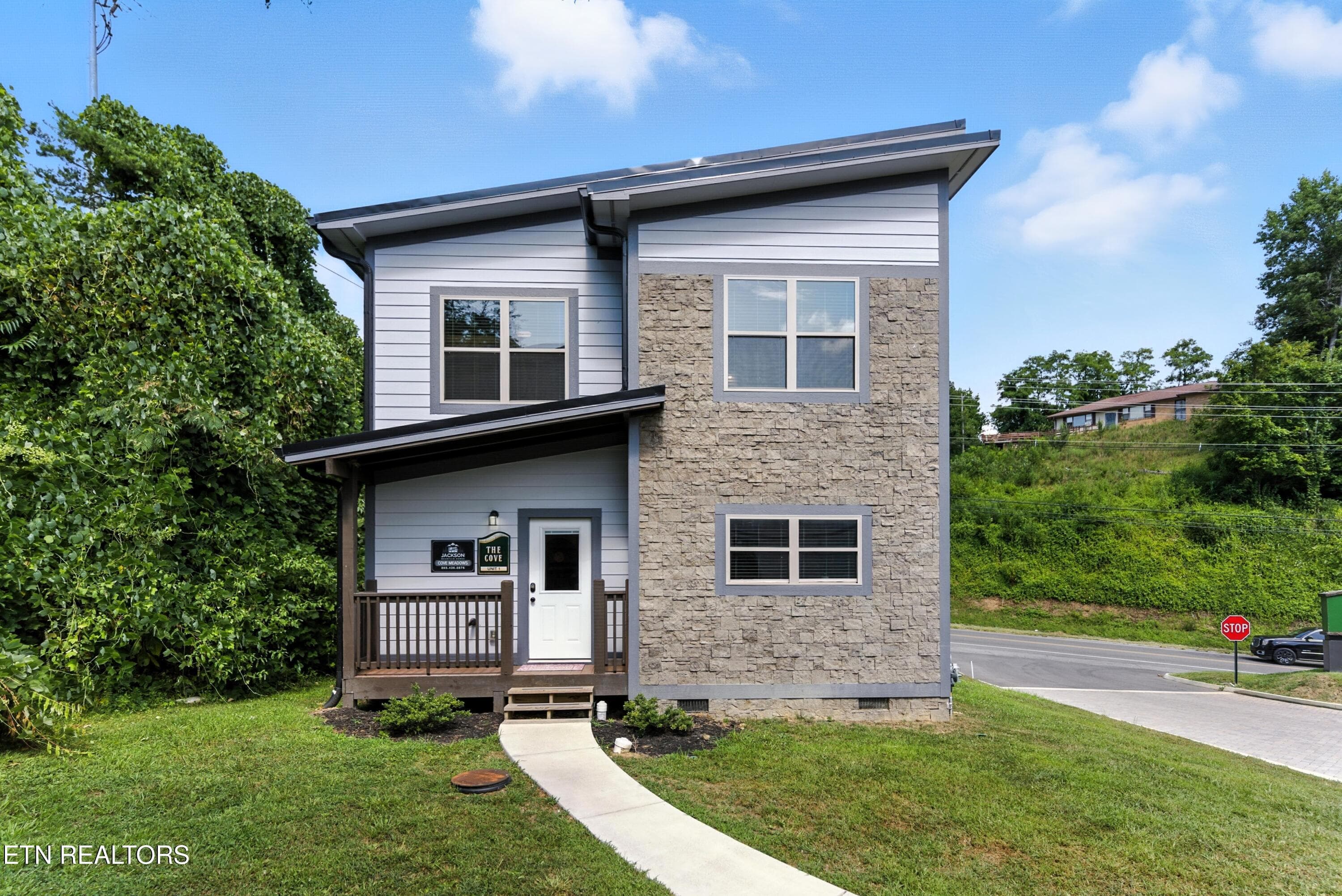 576 Dollywood lane 1, Pigeon Forge, TN 37862