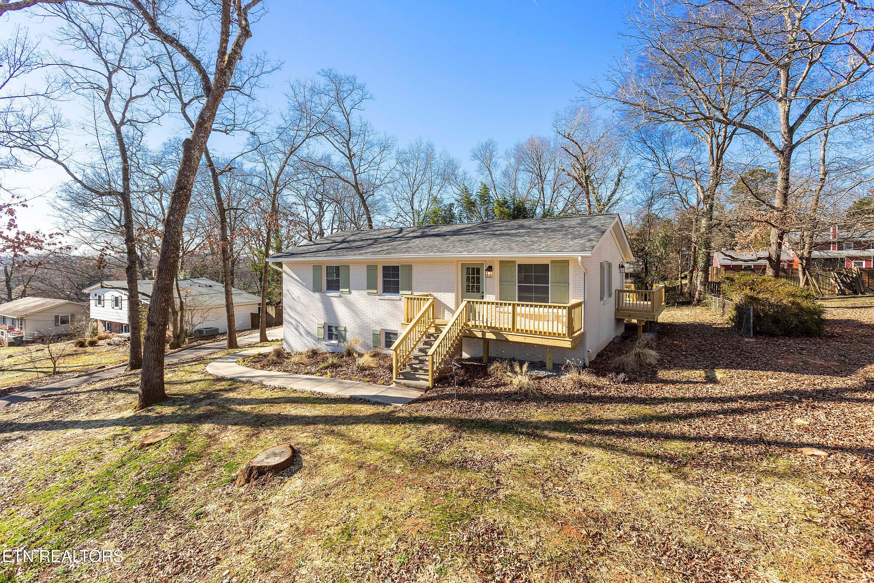713 NW Aeronca Rd, Knoxville, TN 37919
