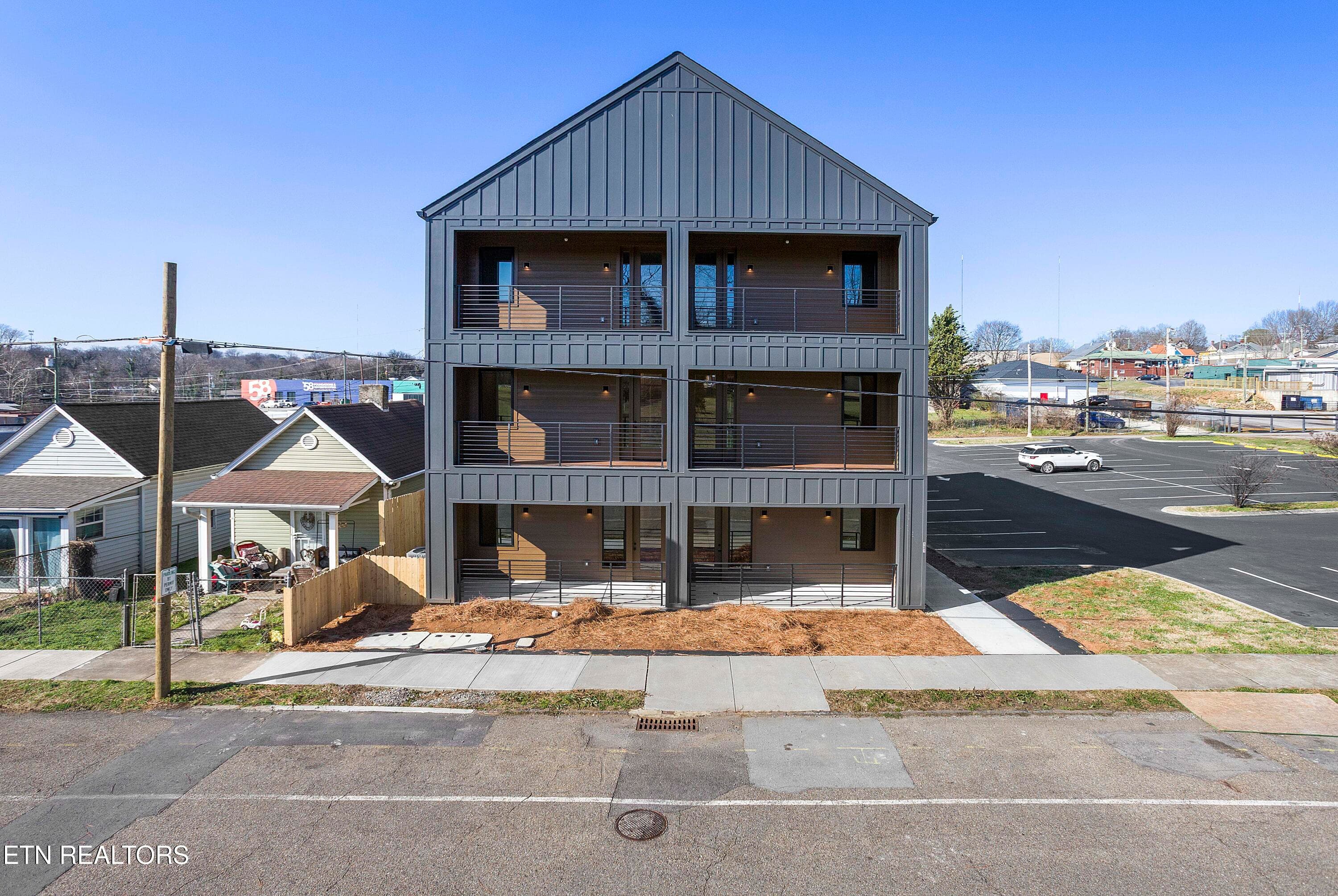 131 W Anderson Ave 102, Knoxville, TN 37917