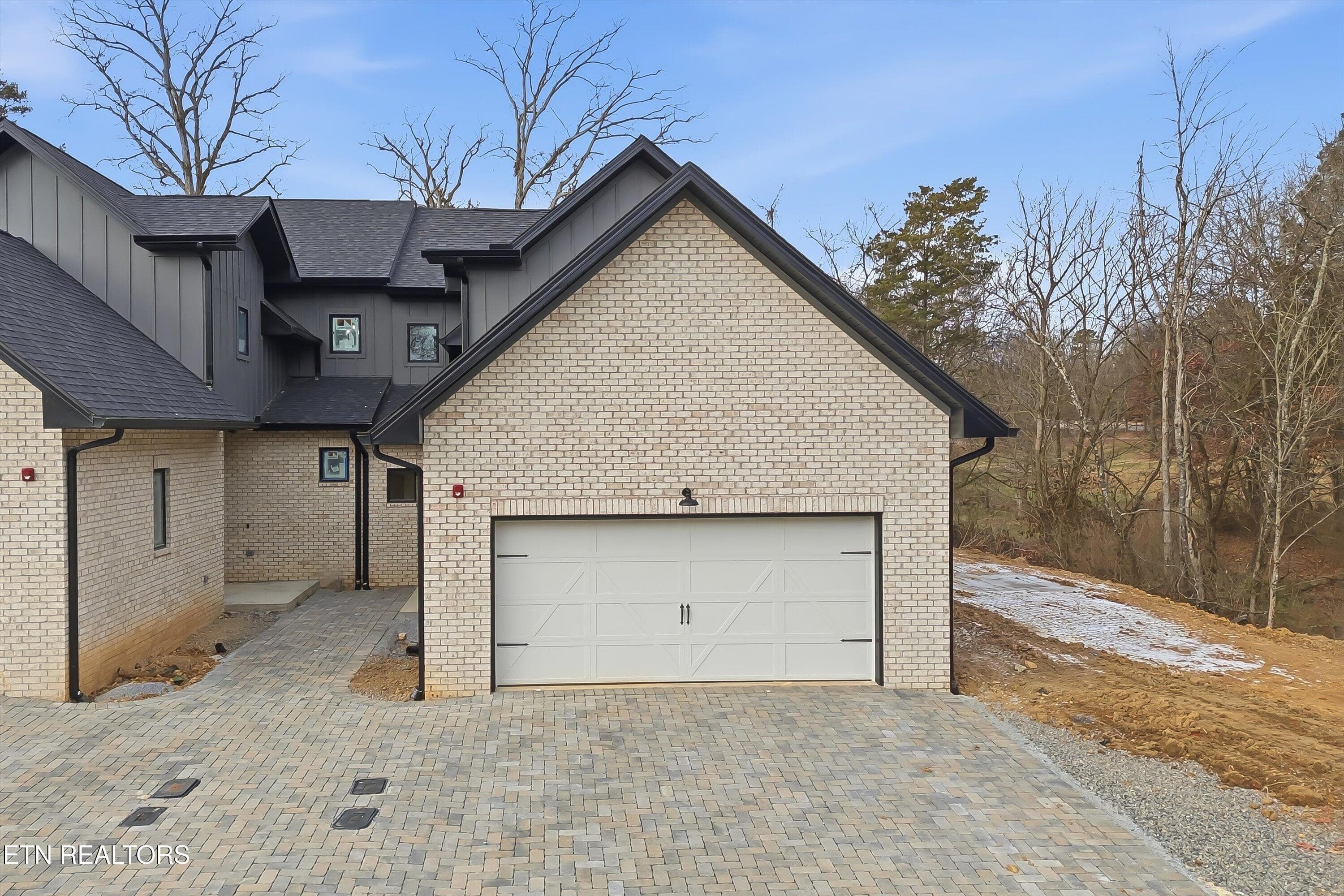 637 October Glory Lane, Knoxville, TN 37934