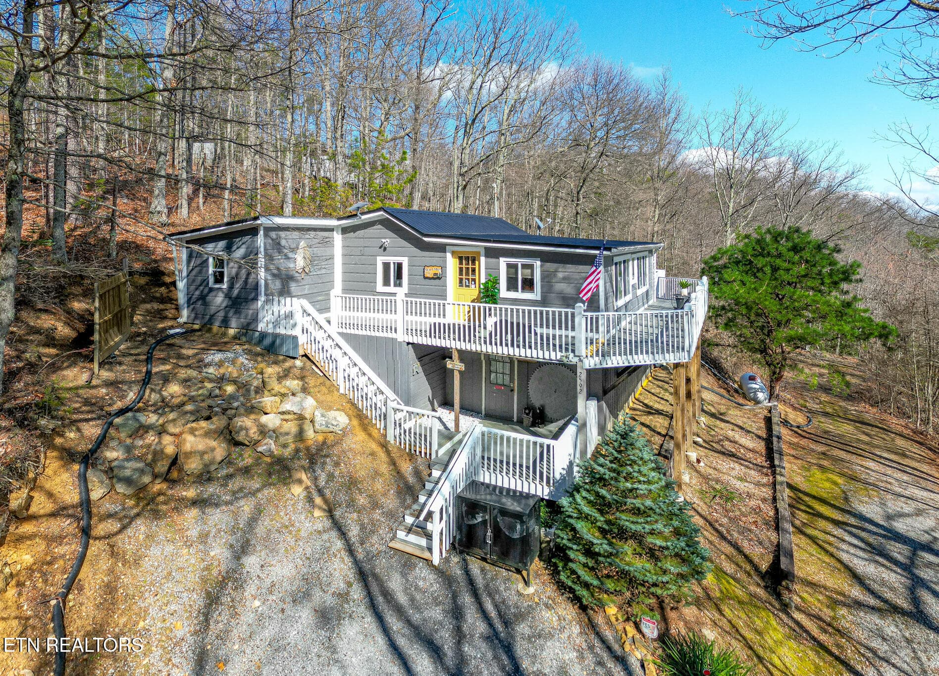 2592 Bluff Mountain Rd, Pigeon Forge, TN 37876