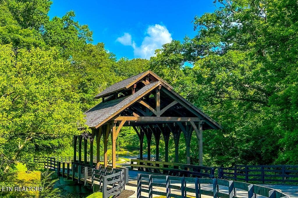 2215 Viewcrest Lane, Knoxville, TN 37932