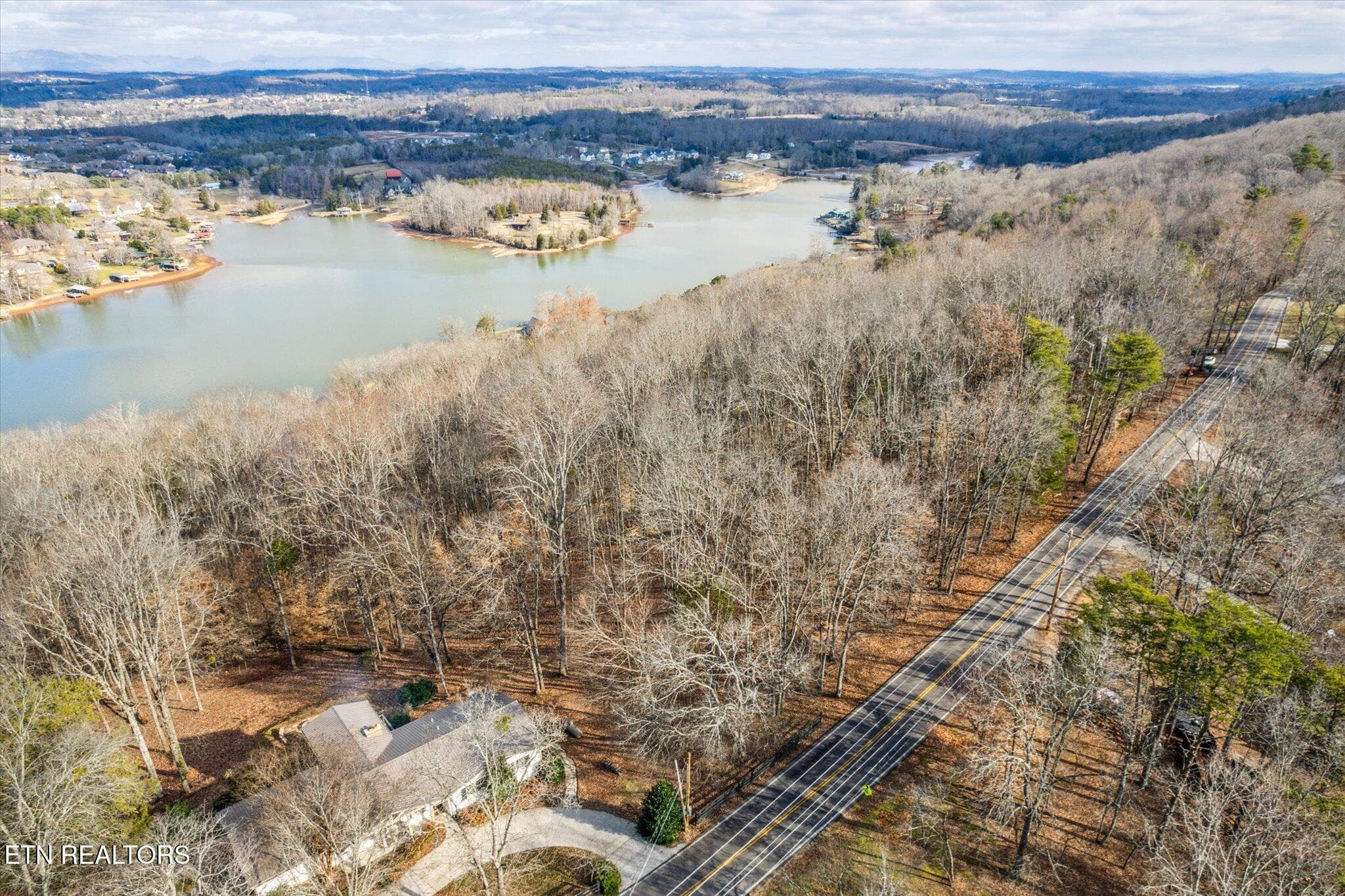 980 Phelps Rd, Lenoir City, TN 37772
