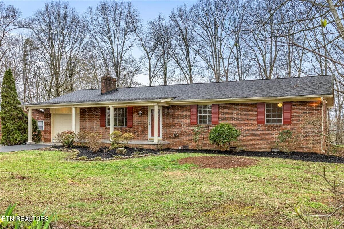 861 Forest Heights Circle, Lenoir City, TN 37772