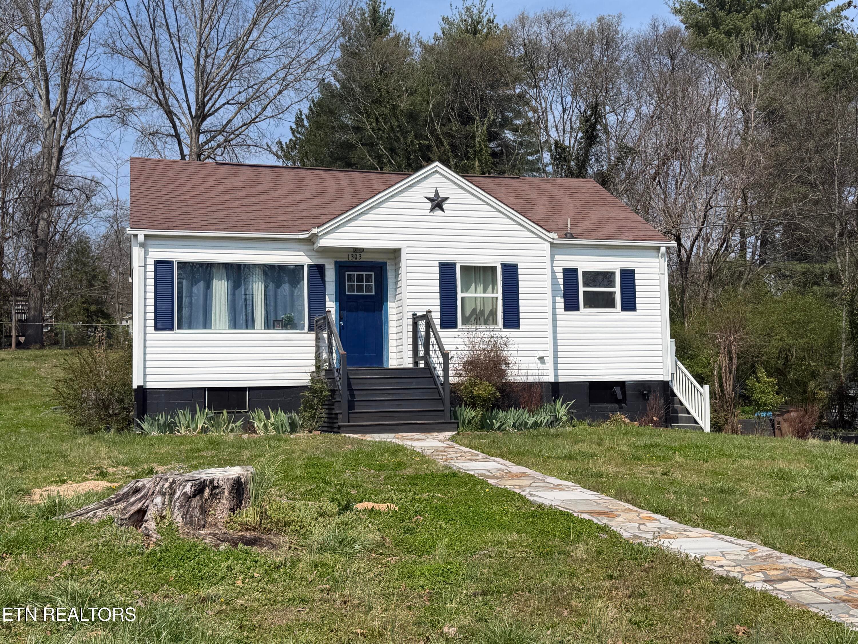 1303 NE Charles Drive, Knoxville, TN 37918