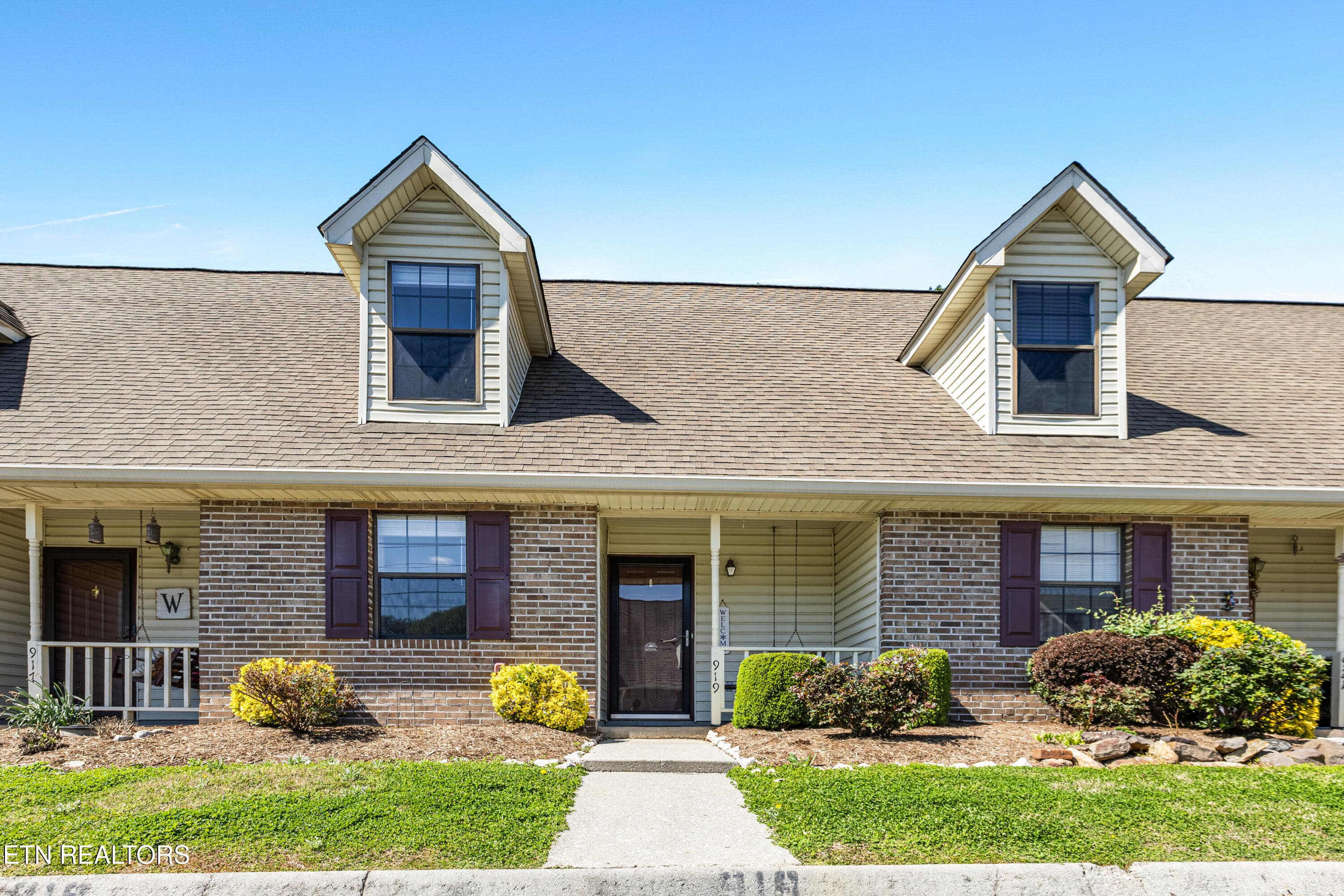 919 Chip Cove Lane, Knoxville, TN 37938