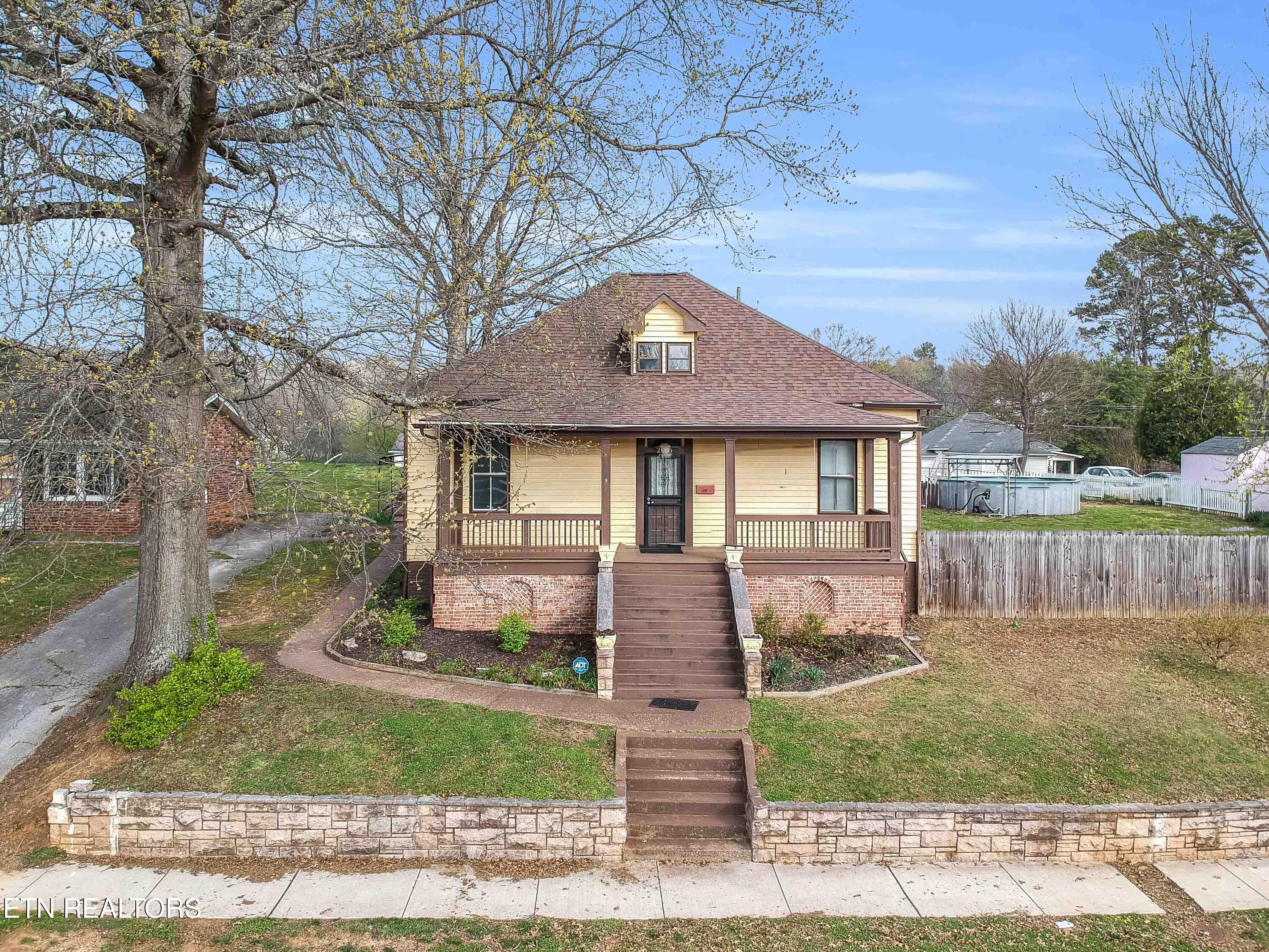 2415 Holbrook Drive, Knoxville, TN 37918