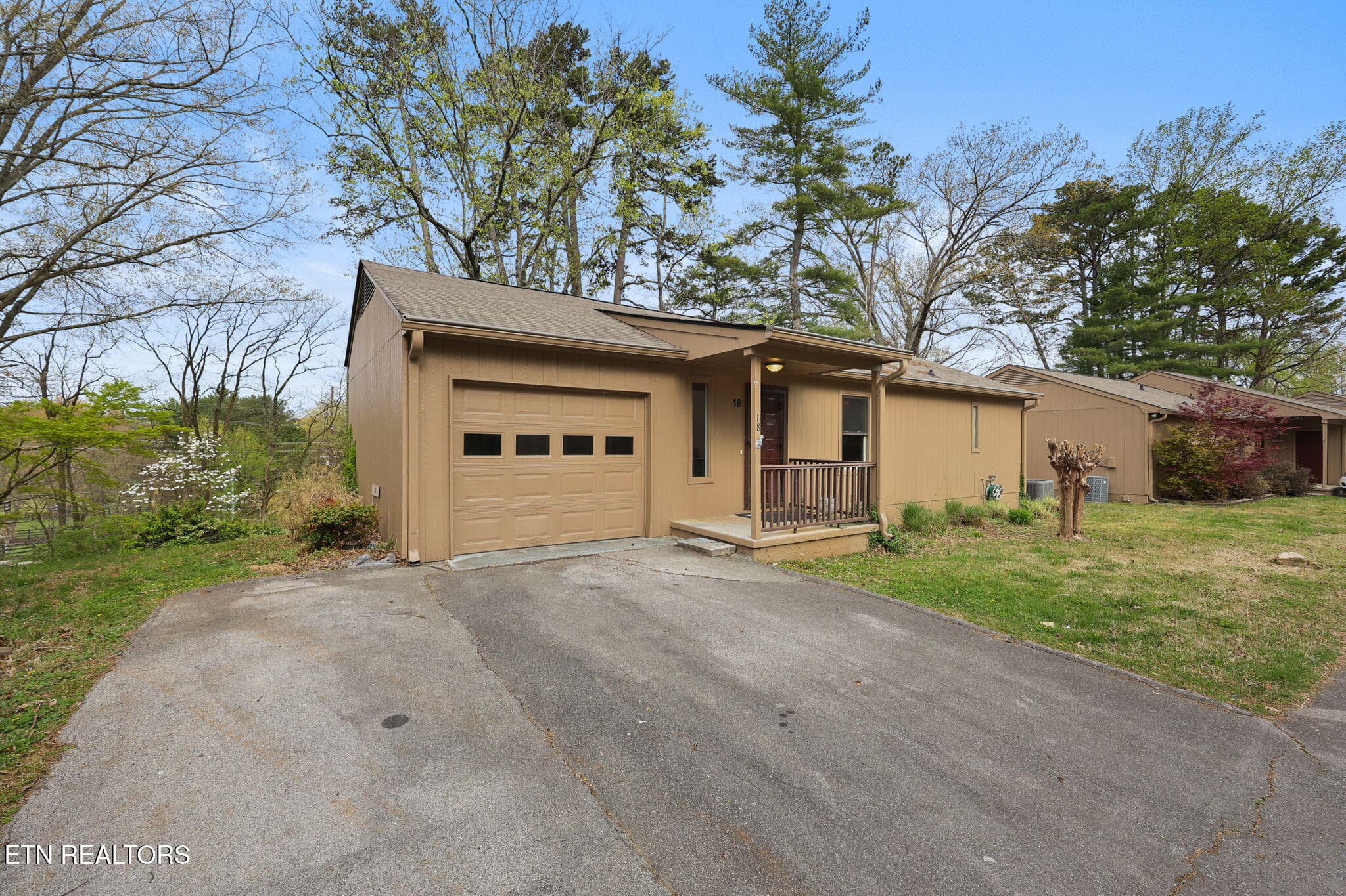8709 Olde Colony Tr 18, Knoxville, TN 37923