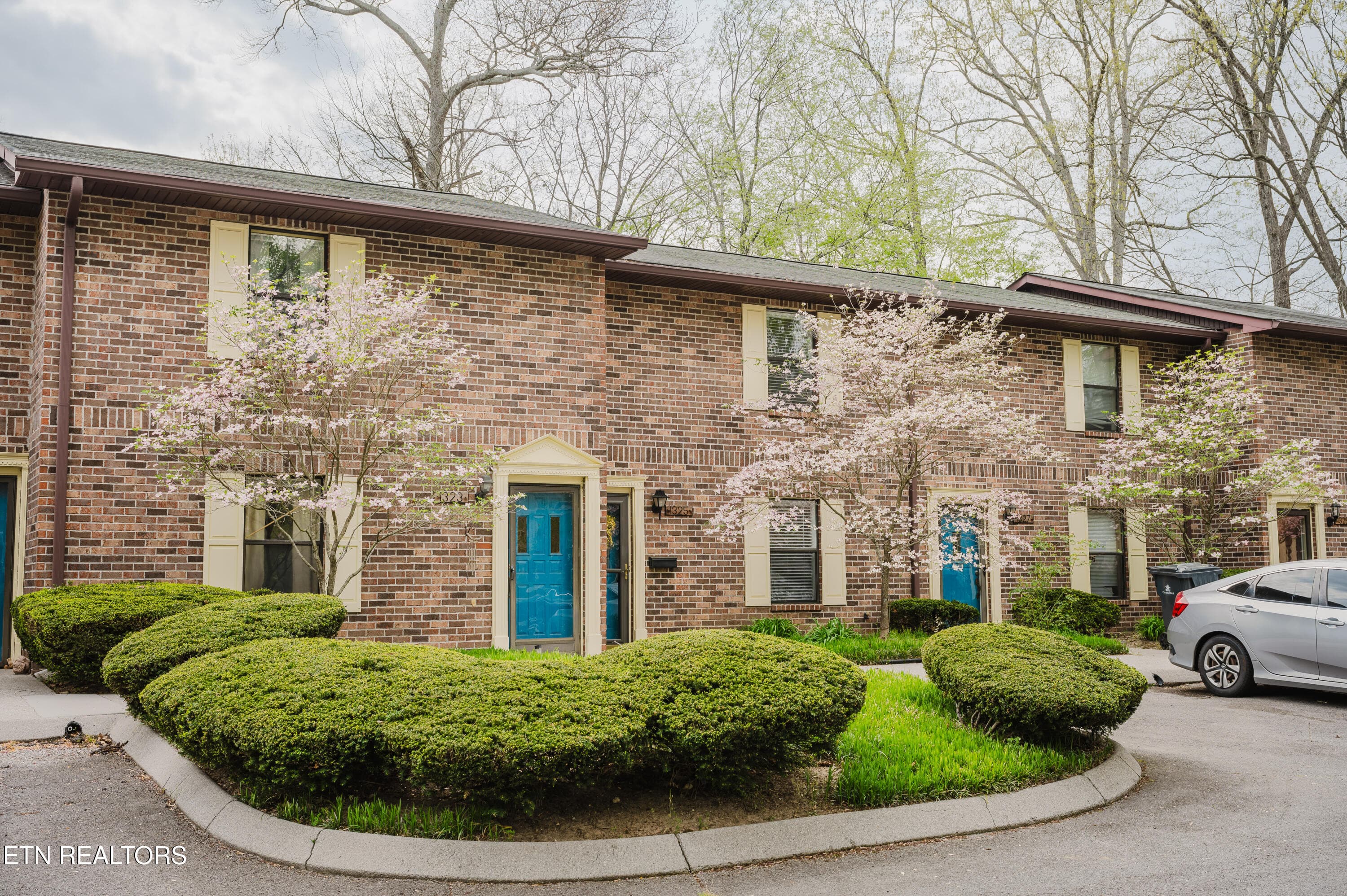 1325 Francis Station Drive, Knoxville, TN 37909