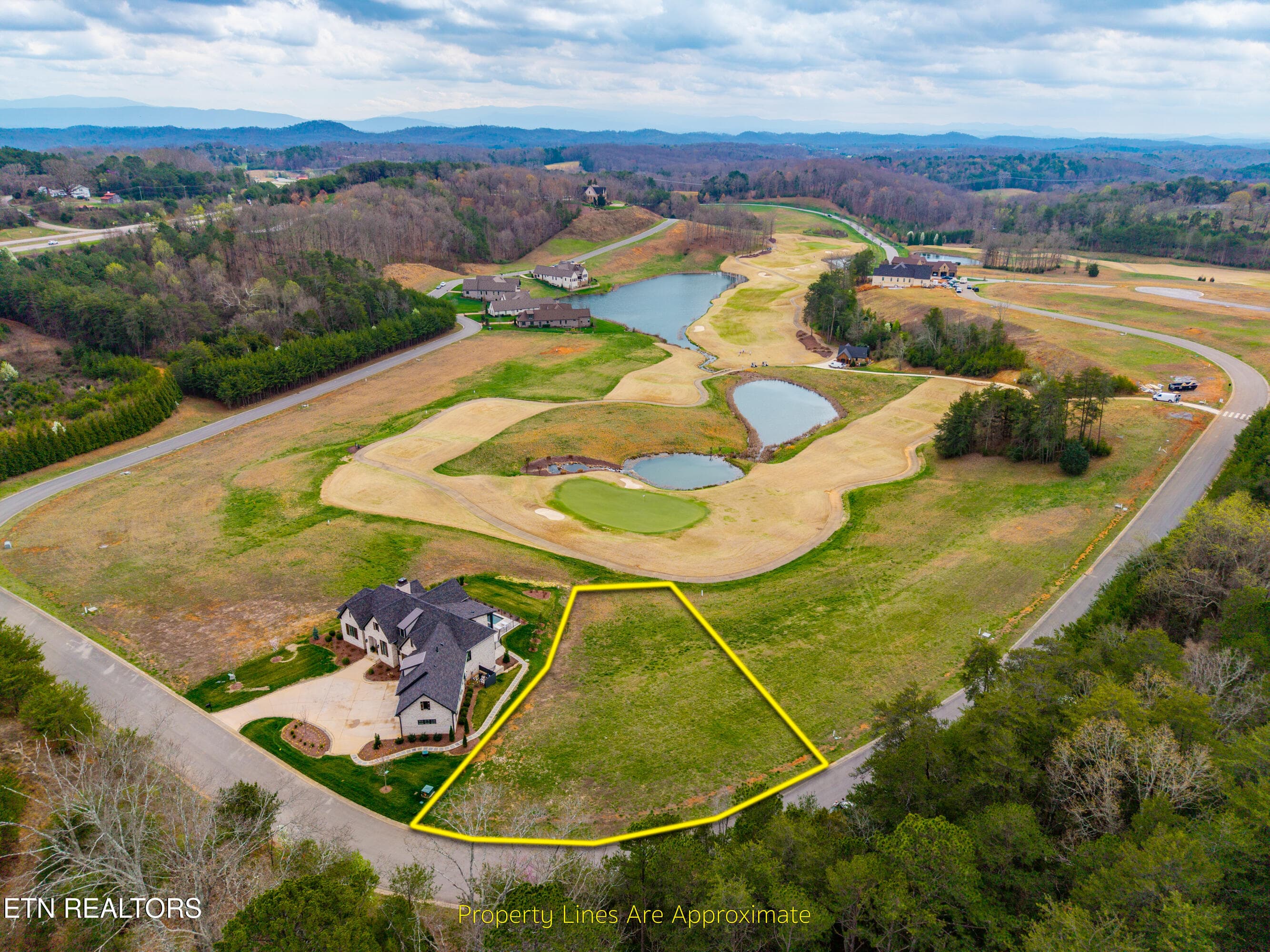 865 Navigator Drive, Lenoir City, TN 37772