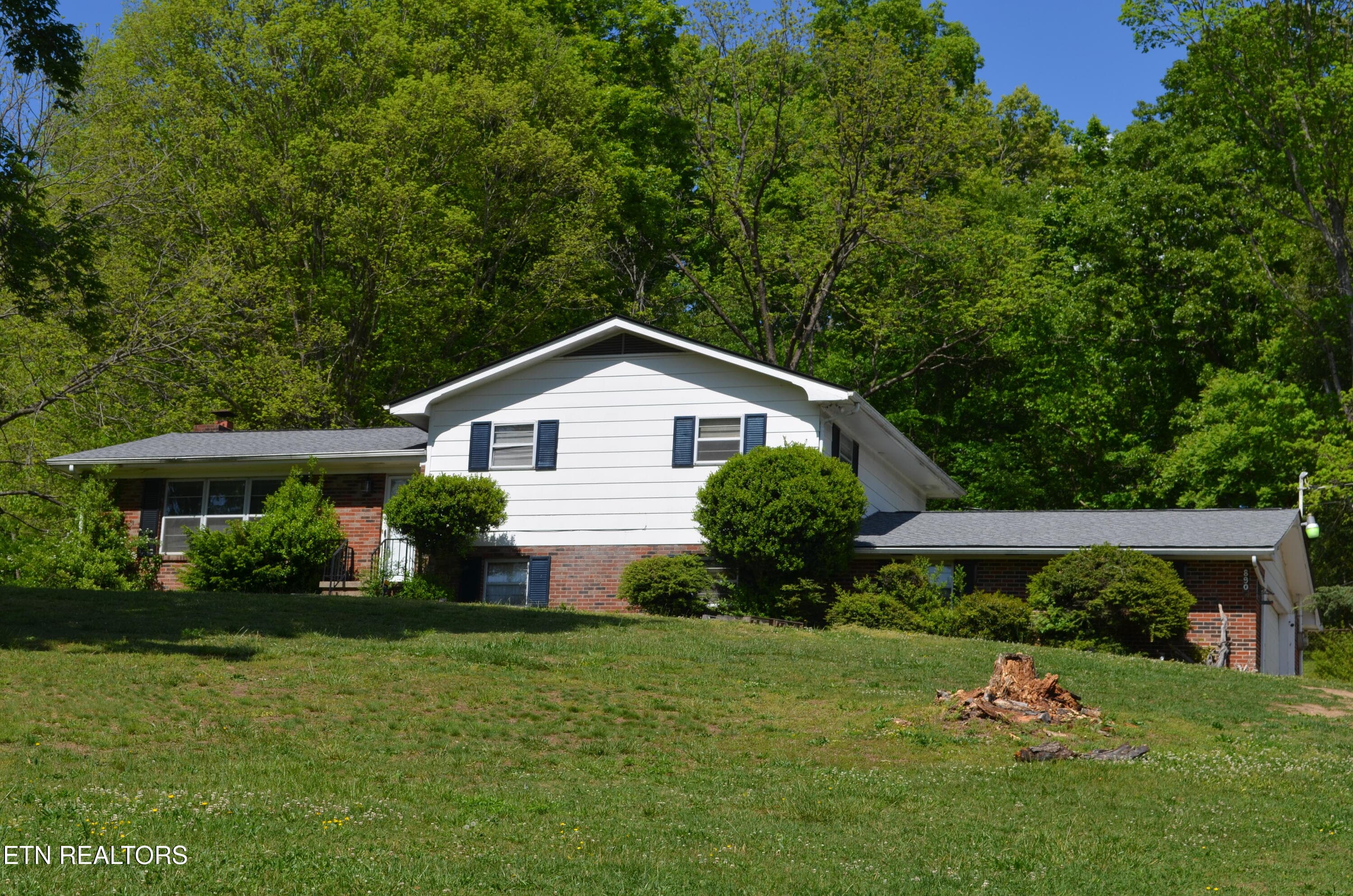 8909 W Emory Rd, Knoxville, TN 37931