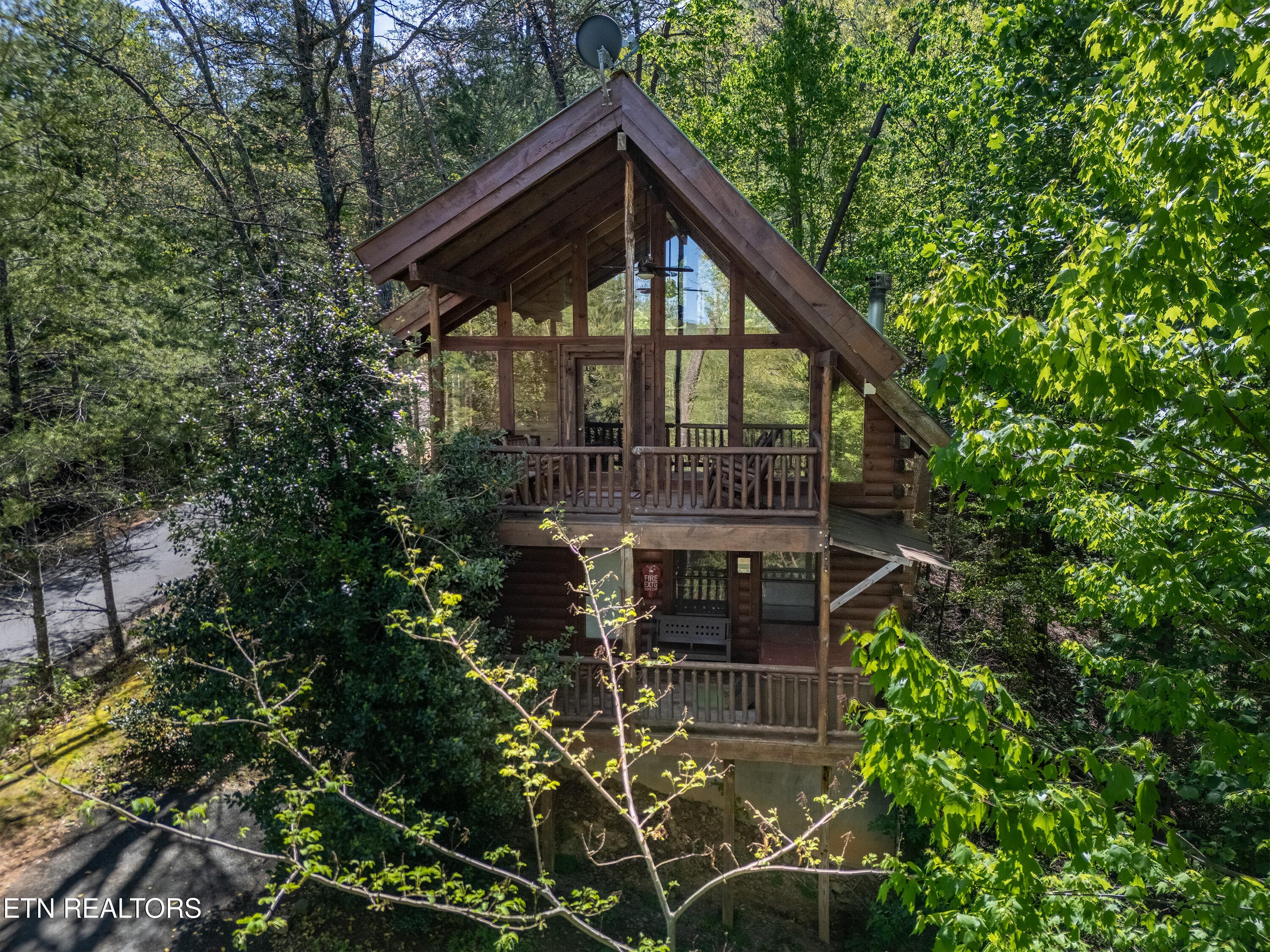 3040 Brothers Way, Pigeon Forge, TN 37862