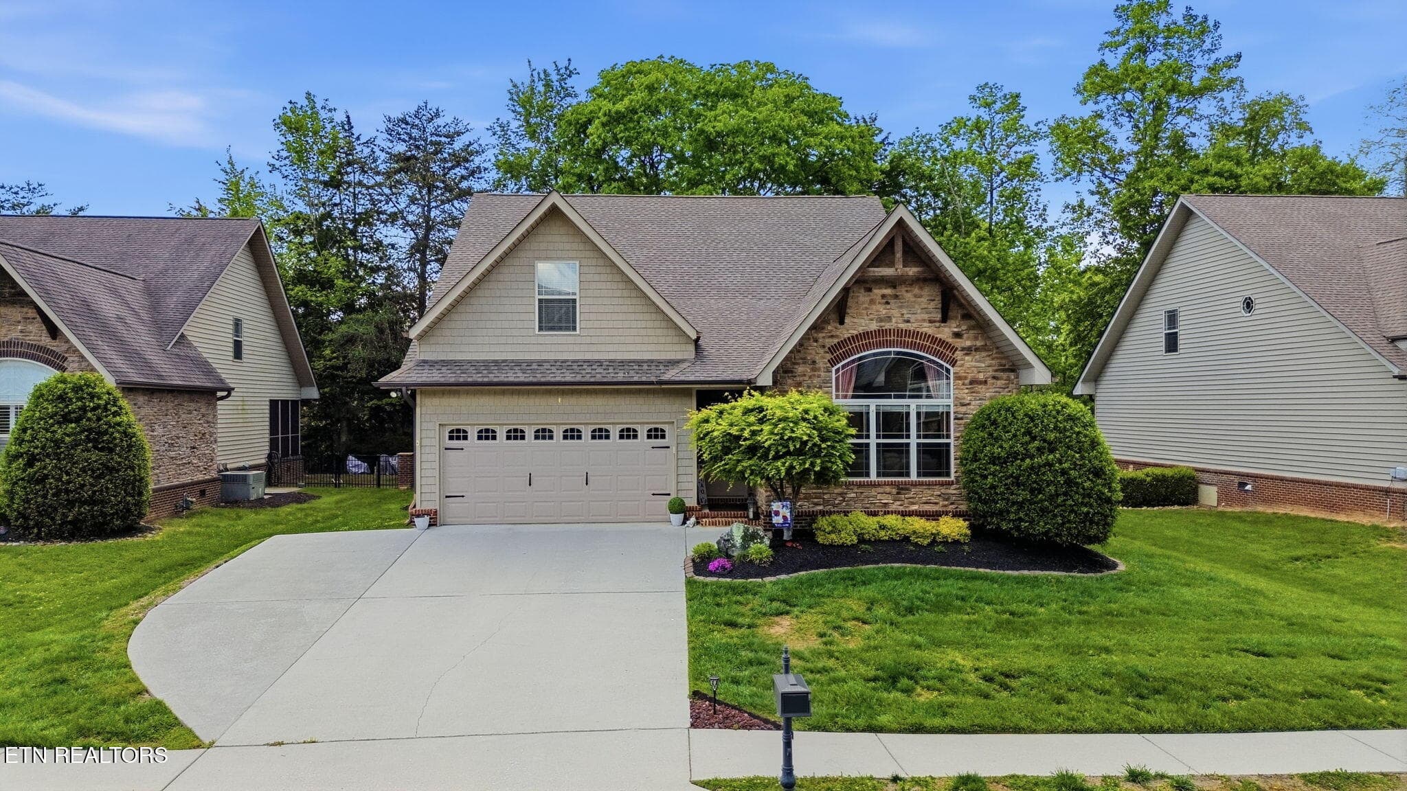 8309 Shoregate Lane, Knoxville, TN 37938
