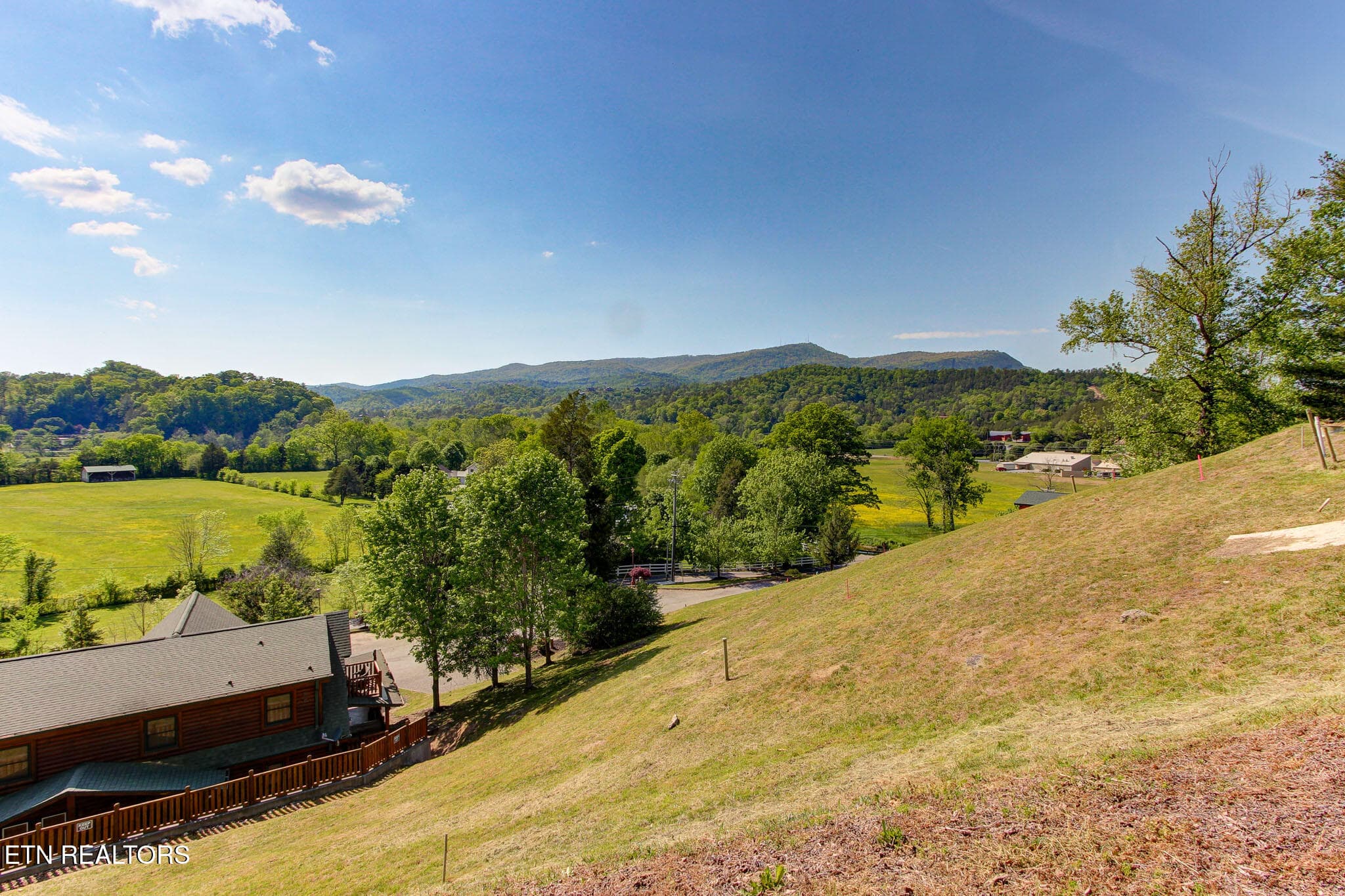 1801 Stone Wood Way, Pigeon Forge, TN 37862