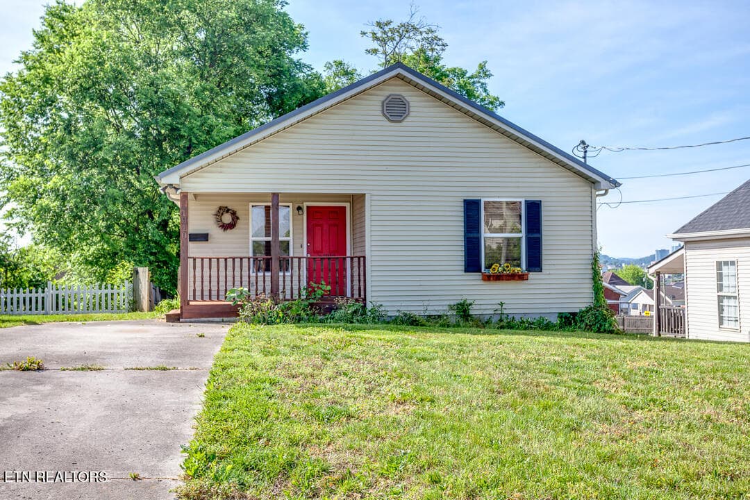 1910 Cecil Ave, Knoxville, TN 37917