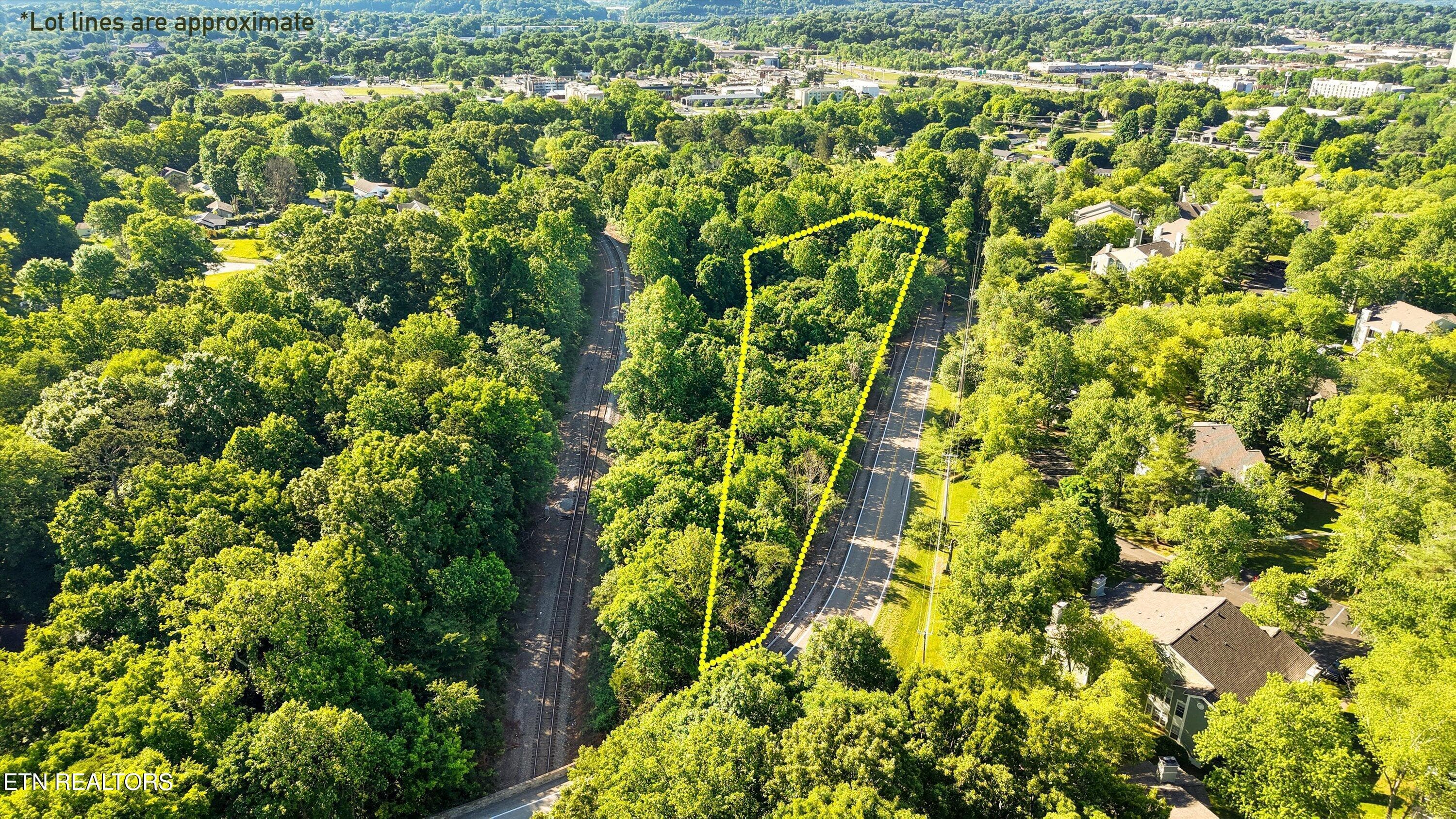 L-19 Dry Gap, Knoxville, TN 37912