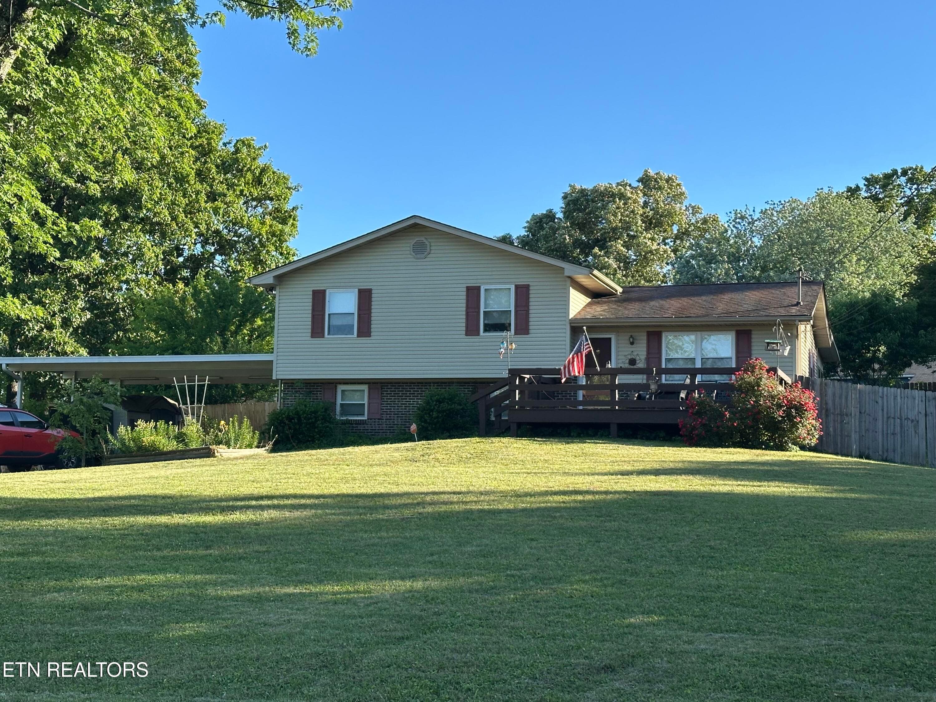 2317 Roundtree Rd, Knoxville, TN 37923