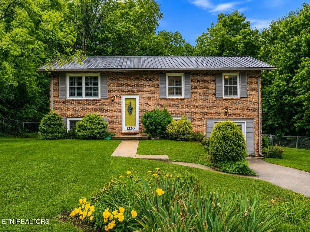 1330 Scotsbury Circle, Knoxville, TN 37919