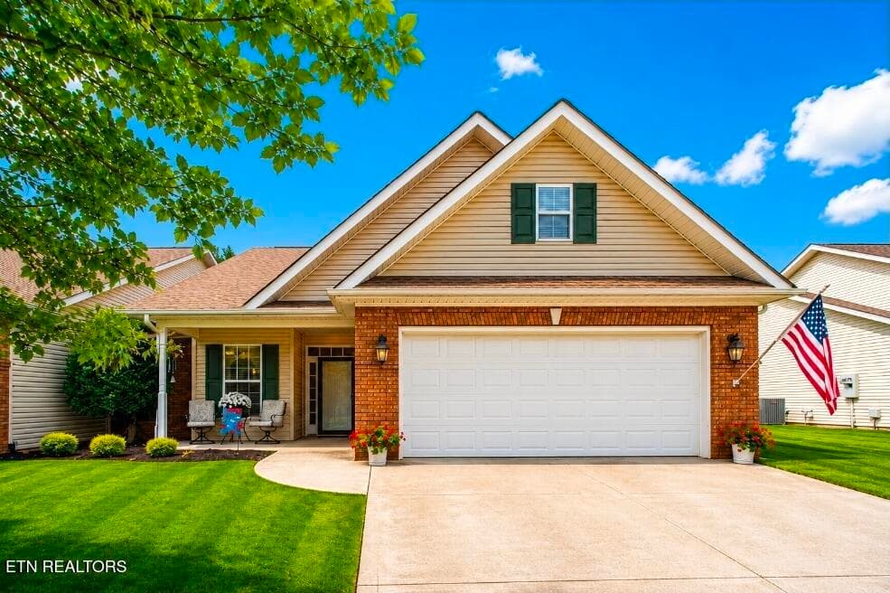 7230 Oakfield Lane, Powell, TN 37849