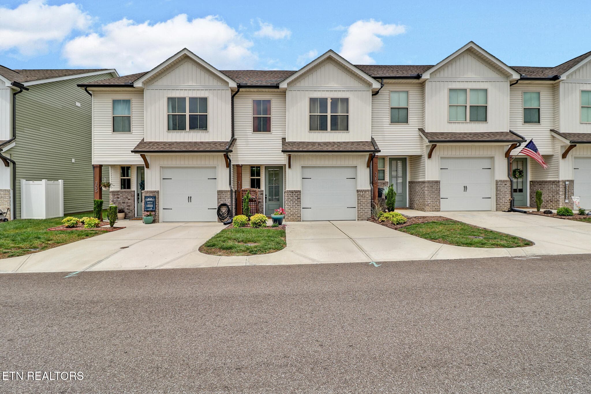 315 Harper Village Way, Lenoir City, TN 37771