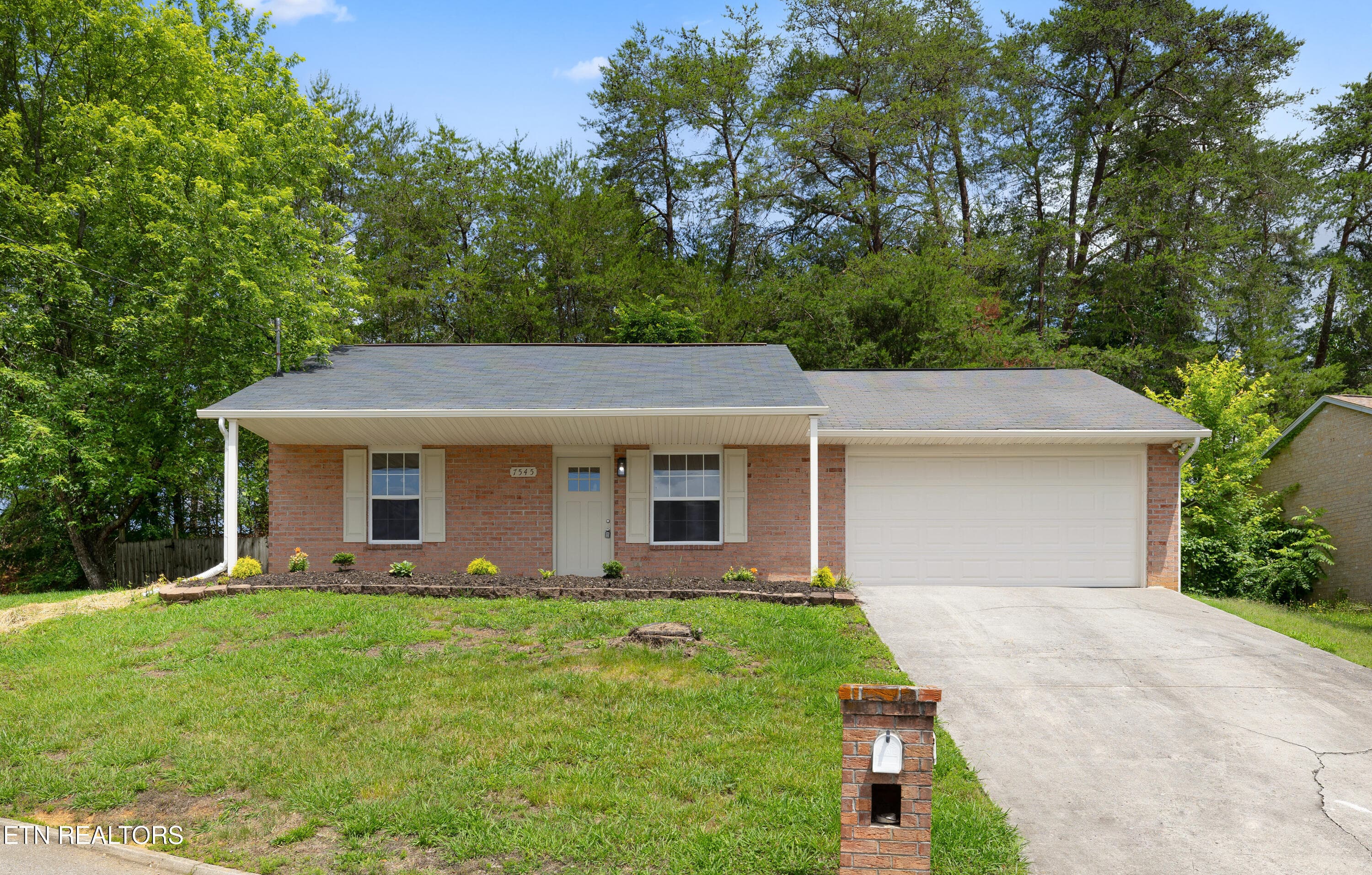 7545 Lyle Bend Lane, Knoxville, TN 37918