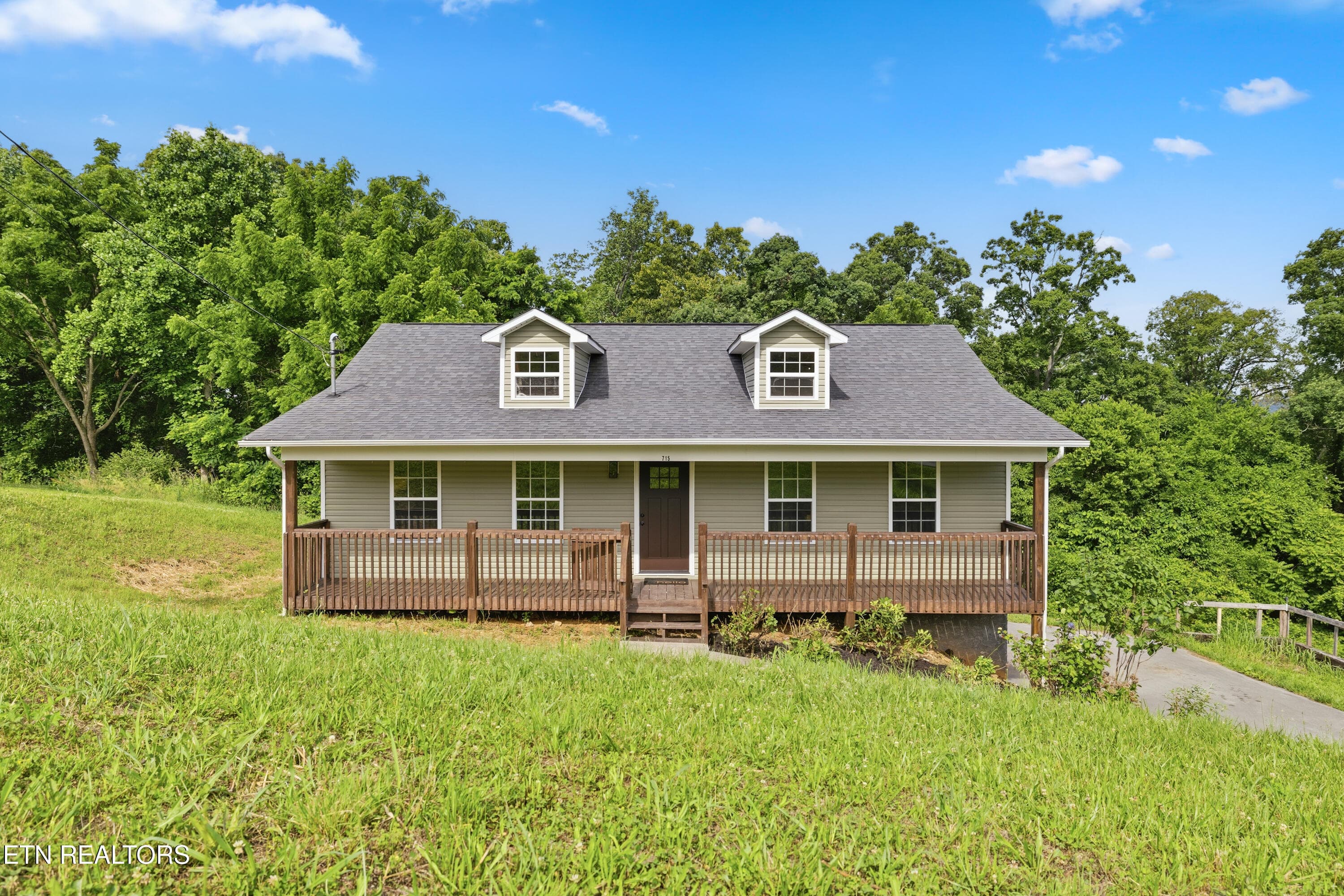715 Privet Drive, Dandridge, TN 37725