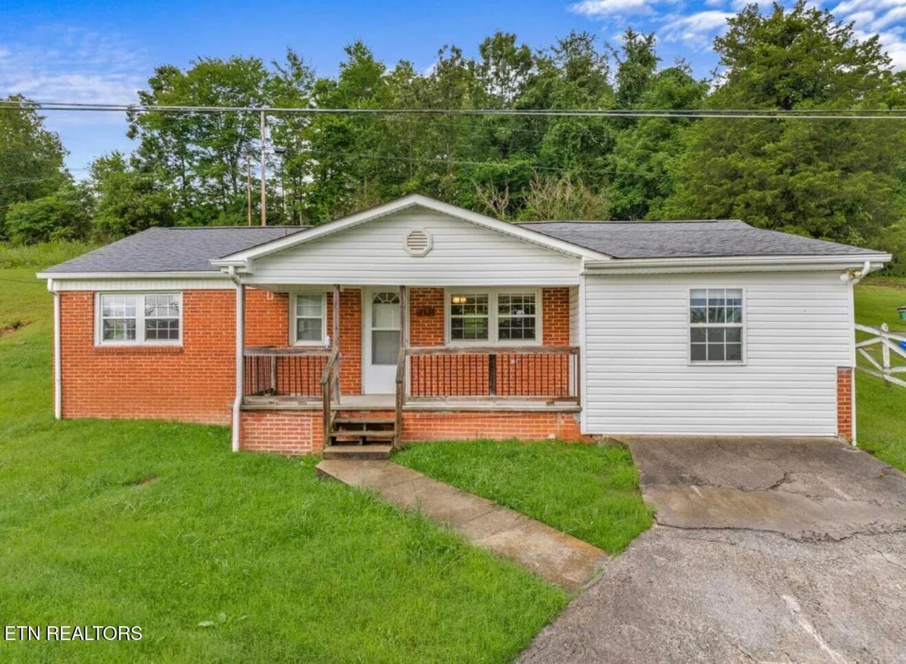 922 Chittum Drive, Tazewell, TN 37879