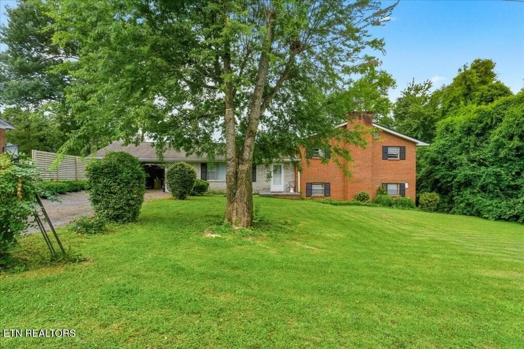 1061 S Linden Drive, Alcoa, TN 37701
