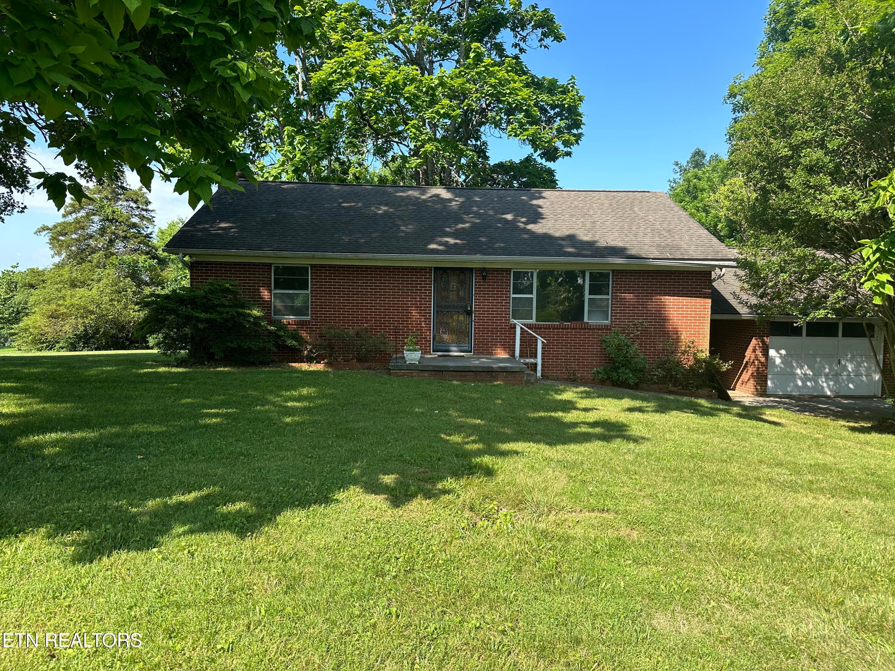 6809 Ottinger Drive, Knoxville, TN 37920