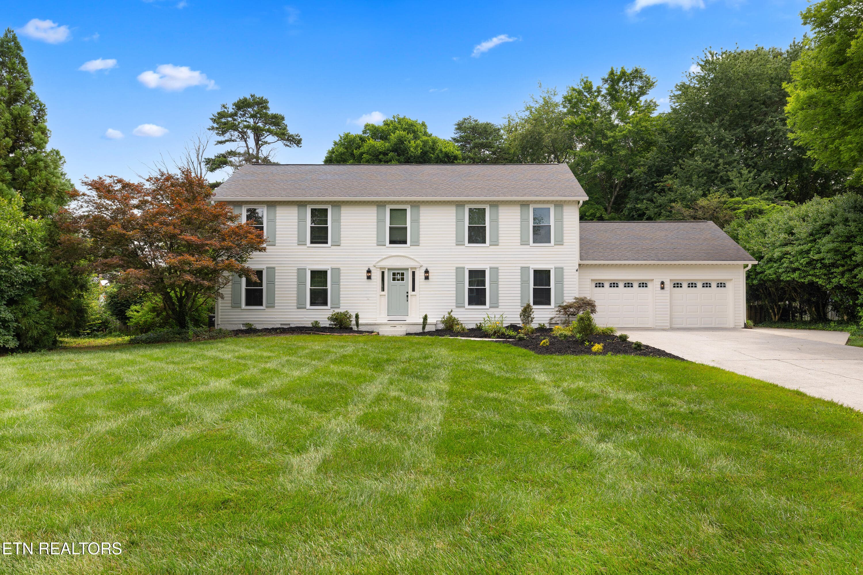 728 Woodchase Drive, Knoxville, TN 37934
