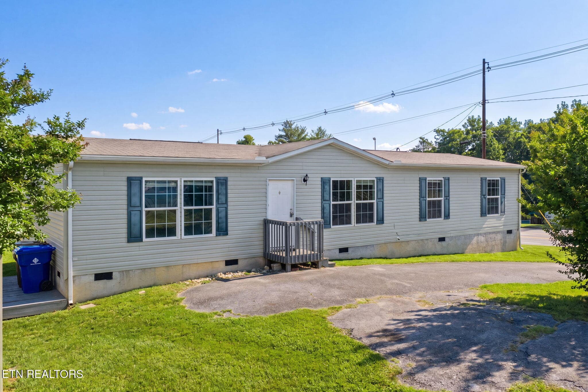 296 Illinois Ave, Oak Ridge, TN 37830
