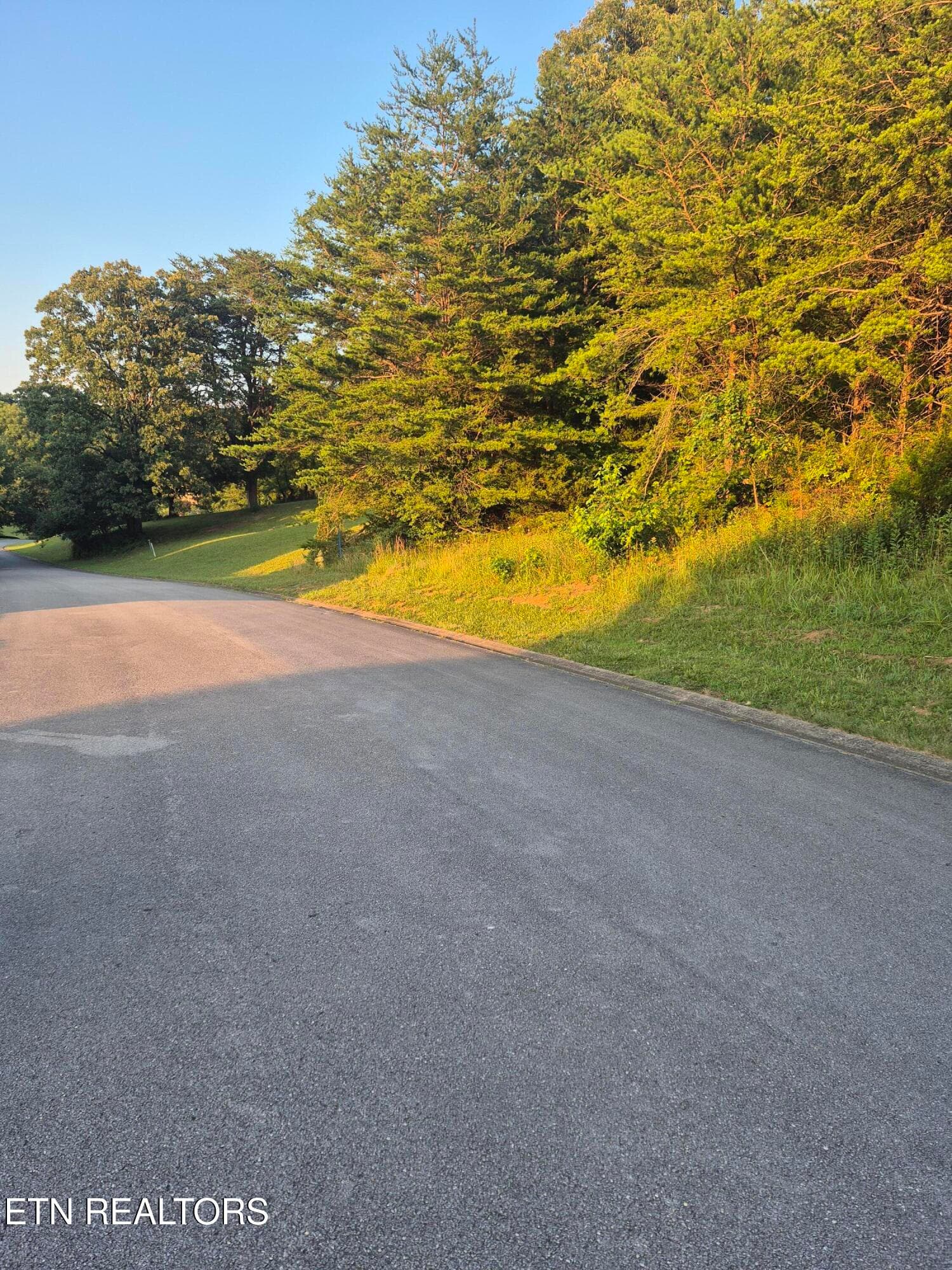 165 Glen Mar Drive, Lenoir City, TN 37772