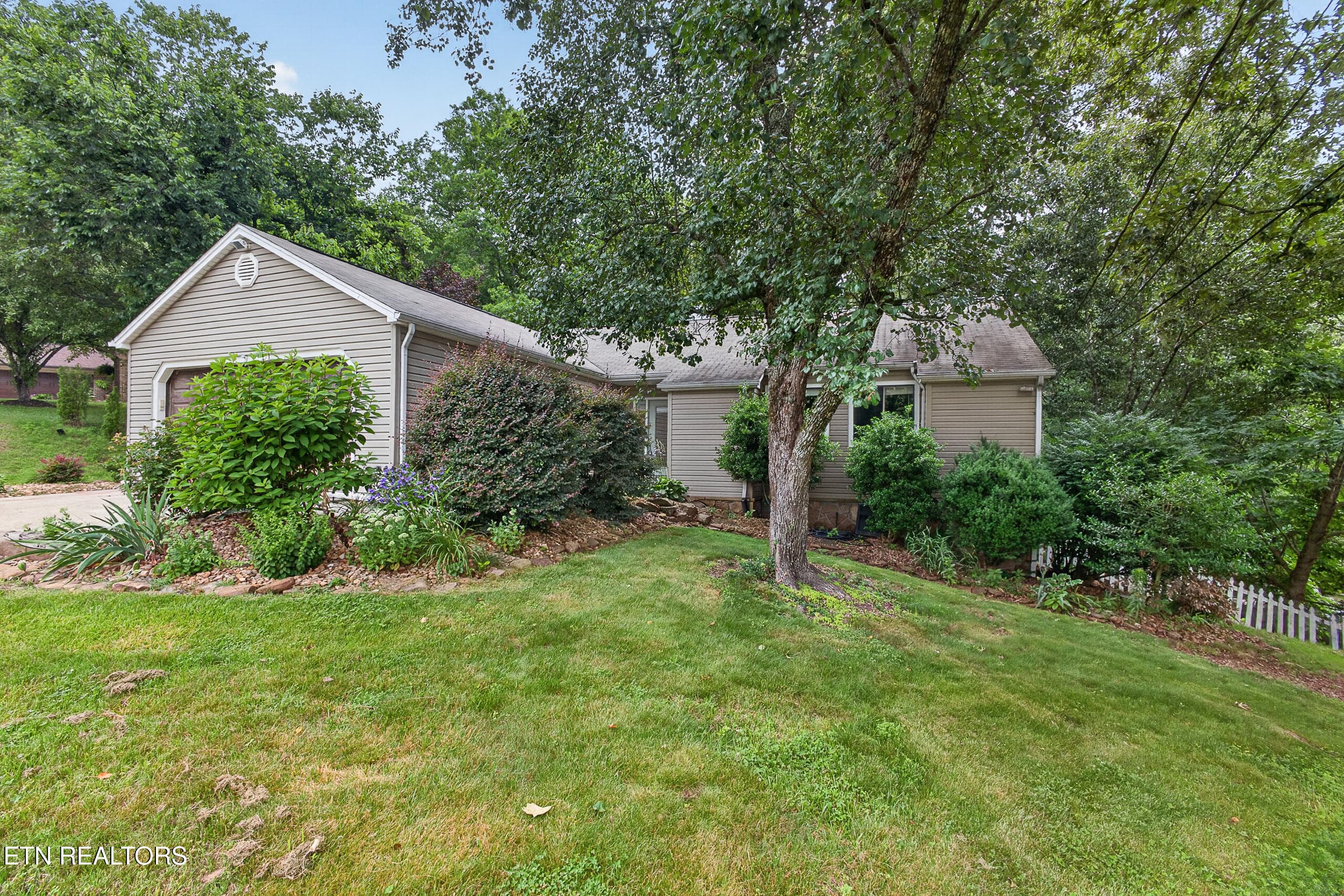 10225 Birch Hill Lane, Knoxville, TN 37932